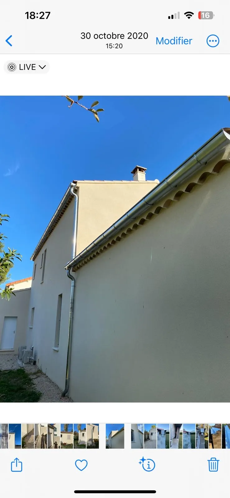 Gouttière aluminium blanc maison provençale, détail descente — Avignon Vaucluse